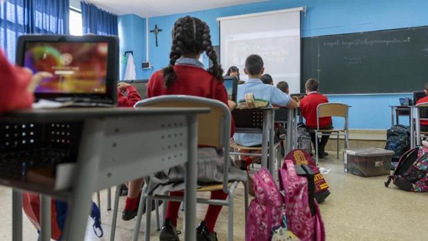 Educación no aclara si se volverá a las aulas en la Fase 2