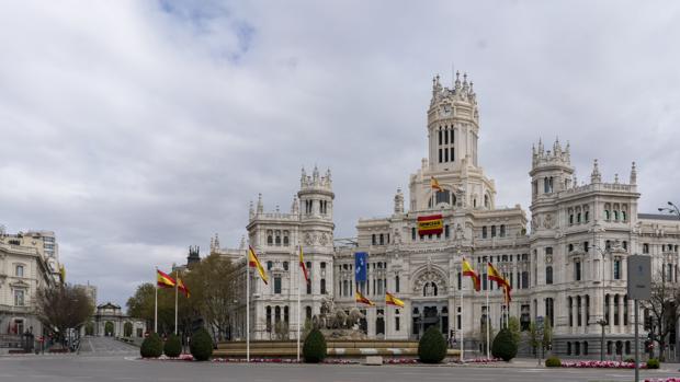 Madrid premia la actitud de su pueblo con la Medalla de Honor por unanimidad