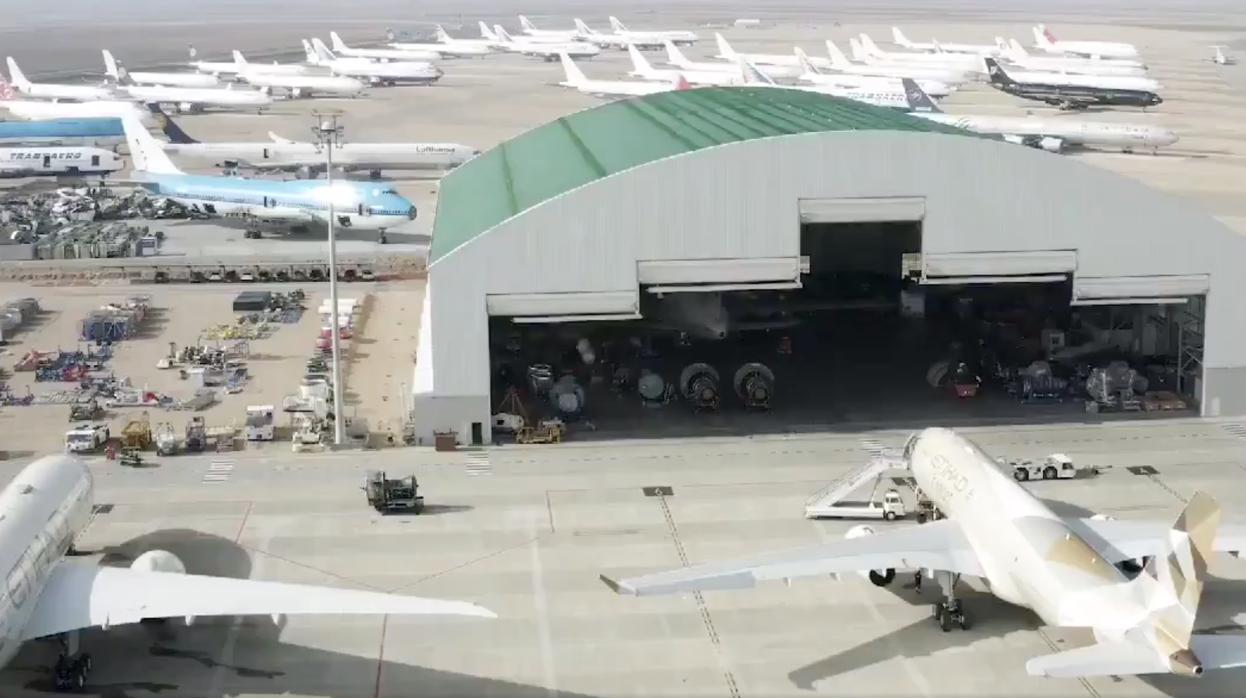 Aviones estacionados en el Aeropuerto de Teruel