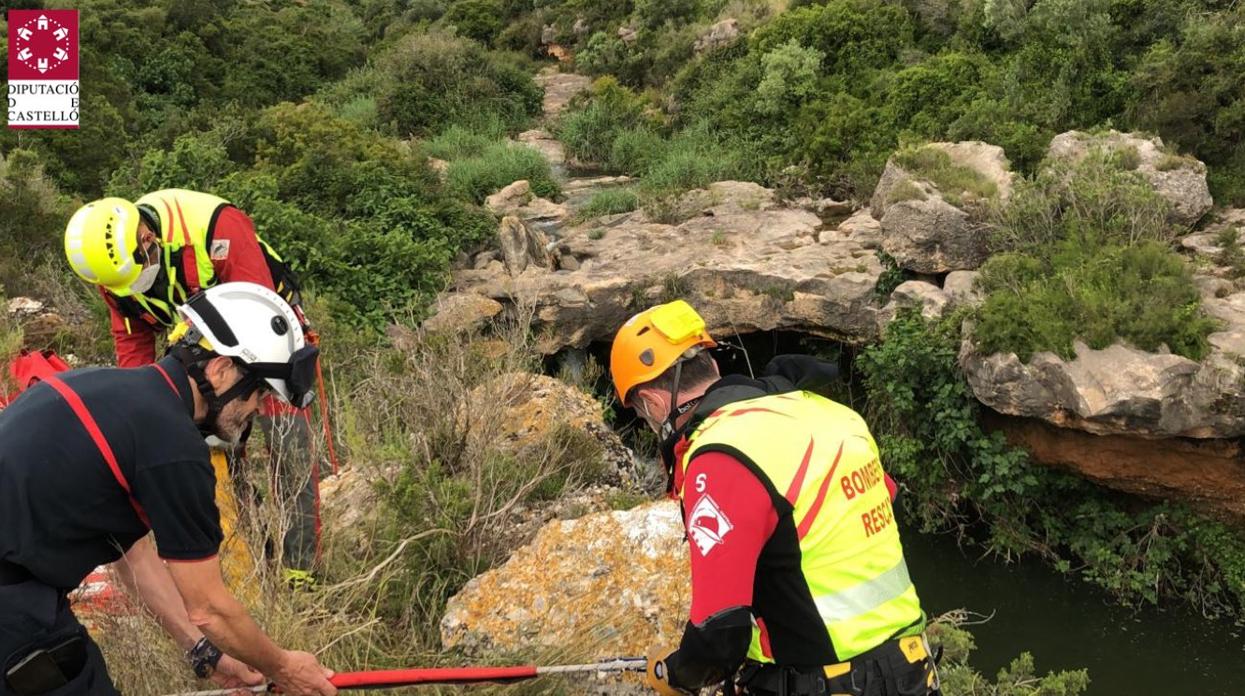 Efectivos de Bomberos del Consorcio Provincial de Castellón durante el rescate