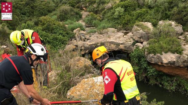 La Guardia Civil investiga el hallazgo de un cadáver flotando en el río Senia