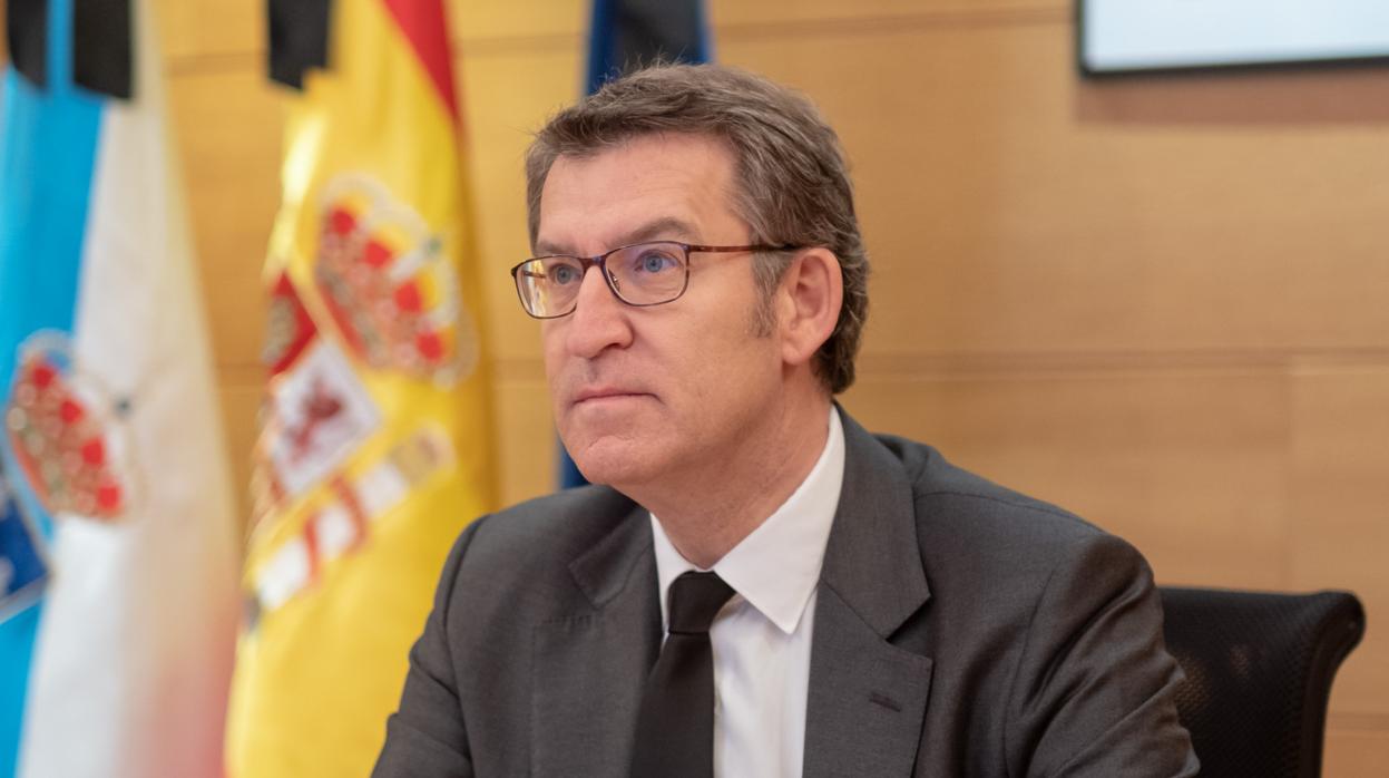 Feijóo, este domingo durante la videoconferencia con Pedro Sánchez