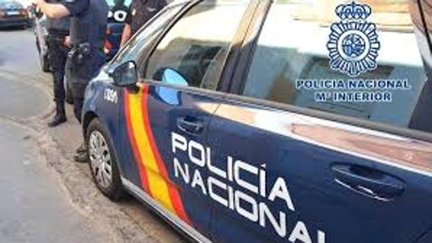 Detienen a una mujer y su hija por estafar más de 200.000 euros a un octogenario