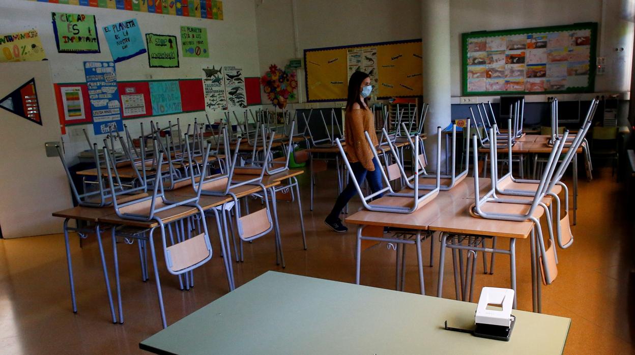 Vista de un aula vacía de la Escola l'Estel de Barcelona