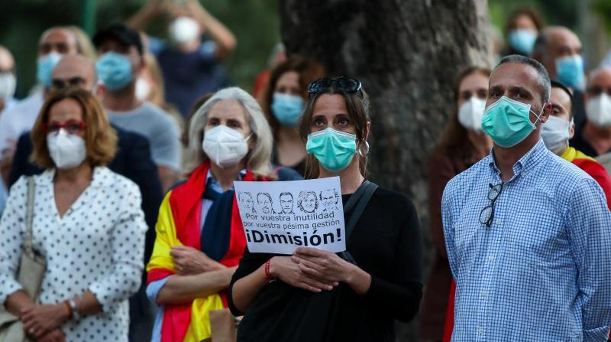 Manifestantes en la zona de Paseo de la Alameda en Valencia, este miércoles