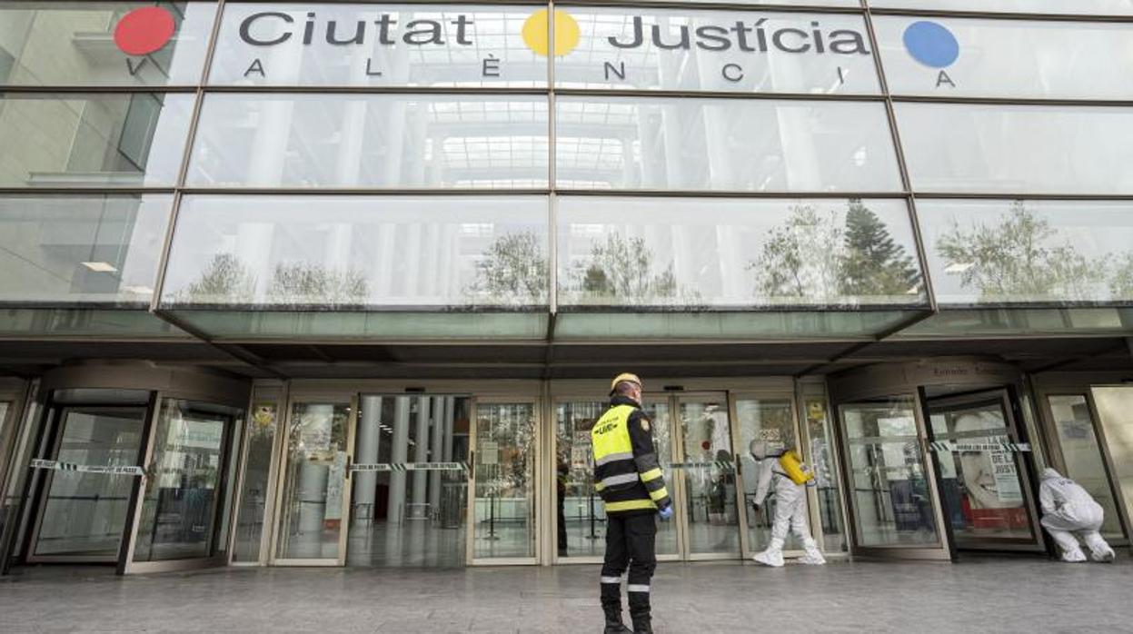 Entrada a la Ciudad de la Justicia de Valencia