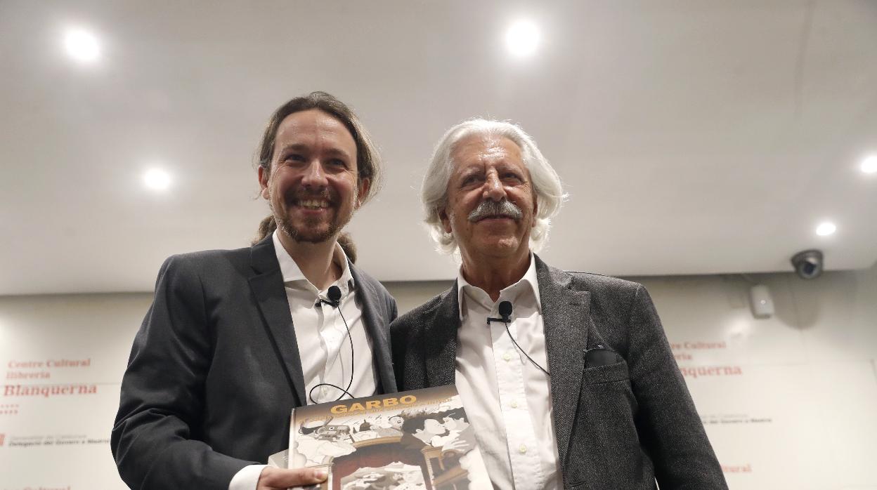 Juste de Nin, junto Pablo Iglesias en 2017 durante la presentación del cómic «Garbo, el espía catalán que engañó a Hitler»