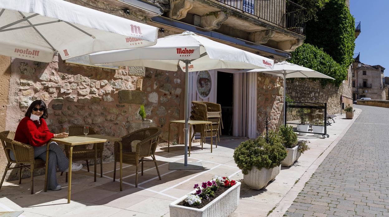 Terraza de un bar en Sepúlveda (Segovia)