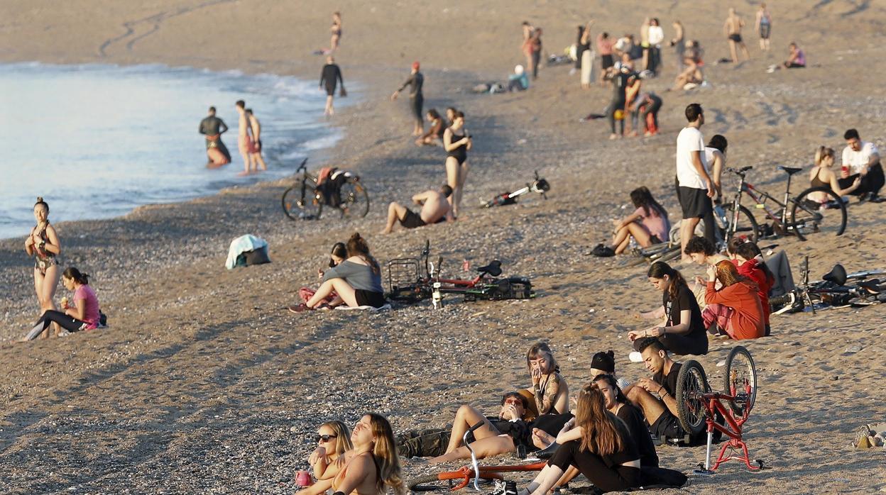 Las plaayas sólo están abiertas para el deporte y el paseo