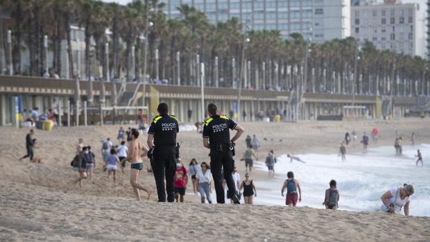 Los chiringuitos de las playas de Barcelona abrirán este verano