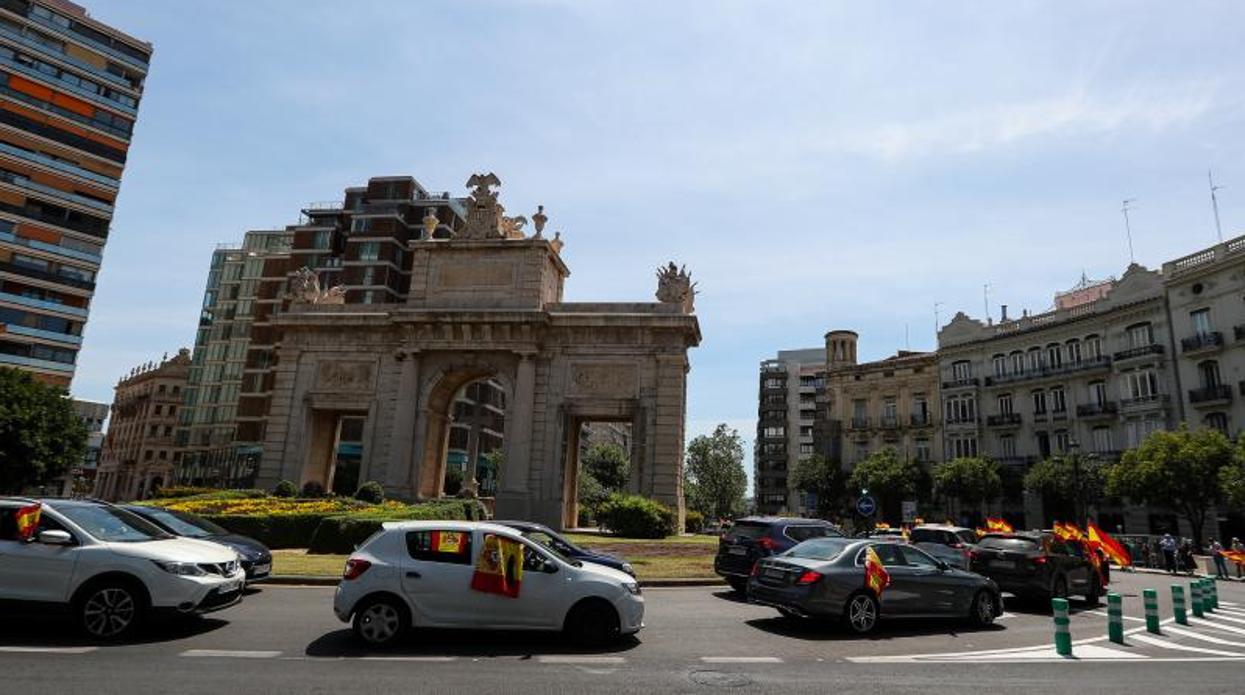 Manifestantes en coche en la protesta contra el Gobierno el pasado sábado en Valencia