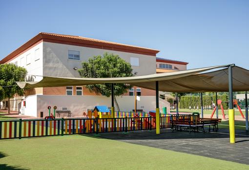 El colegio Elis Villamartín, en San Miguel de Salinas.