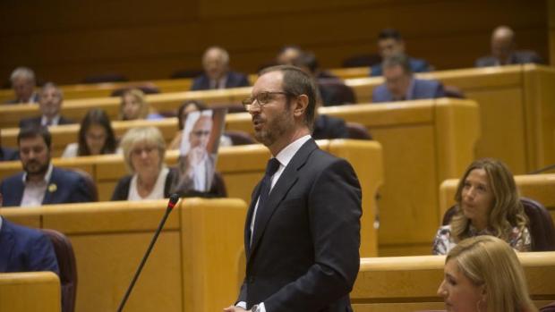 Sánchez huye por tercera vez del Senado para no explicar el polémico Ingreso Mínimo Vital