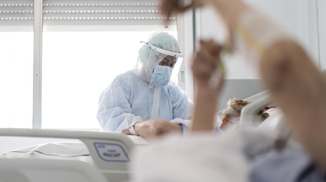 Imagen de una sanitaria de un hospital valenciano