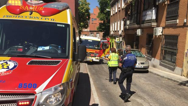 Hallan el cadáver de un hombre fallecido en un piso de Canillejas