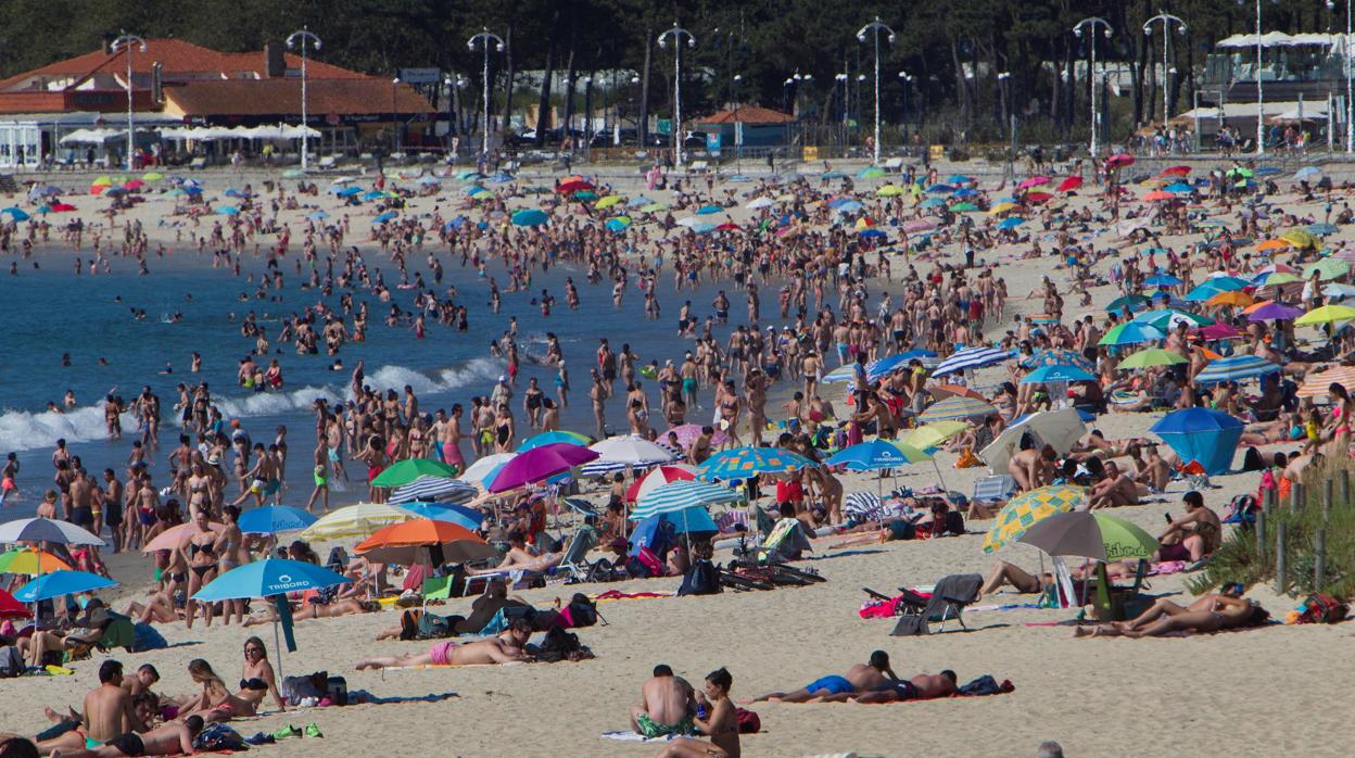 La playa de Samil durante la fase 2