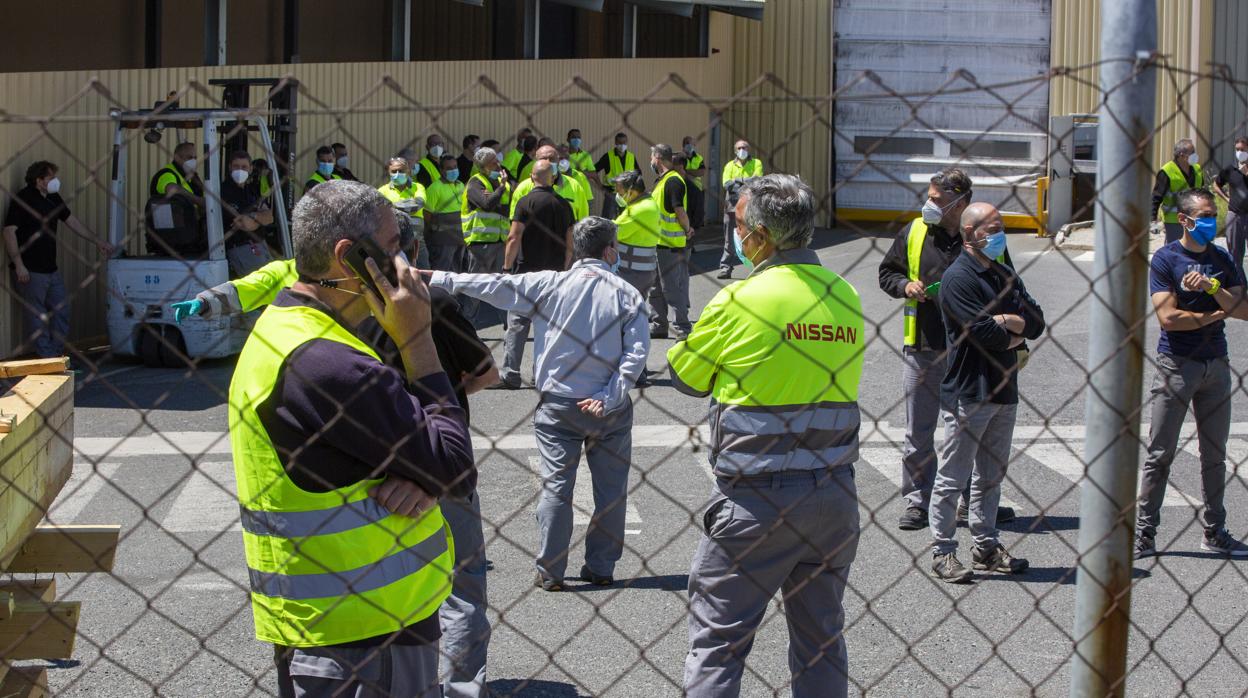 Concentración de los trabajadores de Nissan en Ávila en solidaridad con sus compañeros de Barcelona