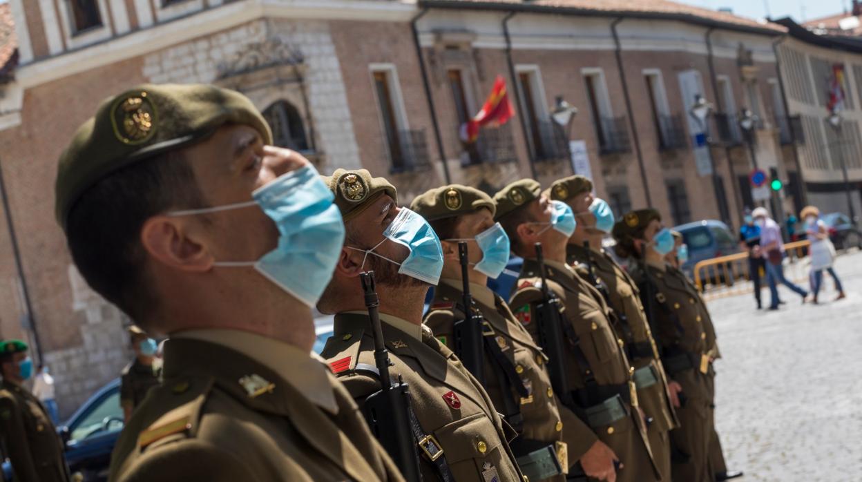 Las Fuerzas Armadas homenajean a sus miembros fallecidos y a todas las víctimas del Covid-19