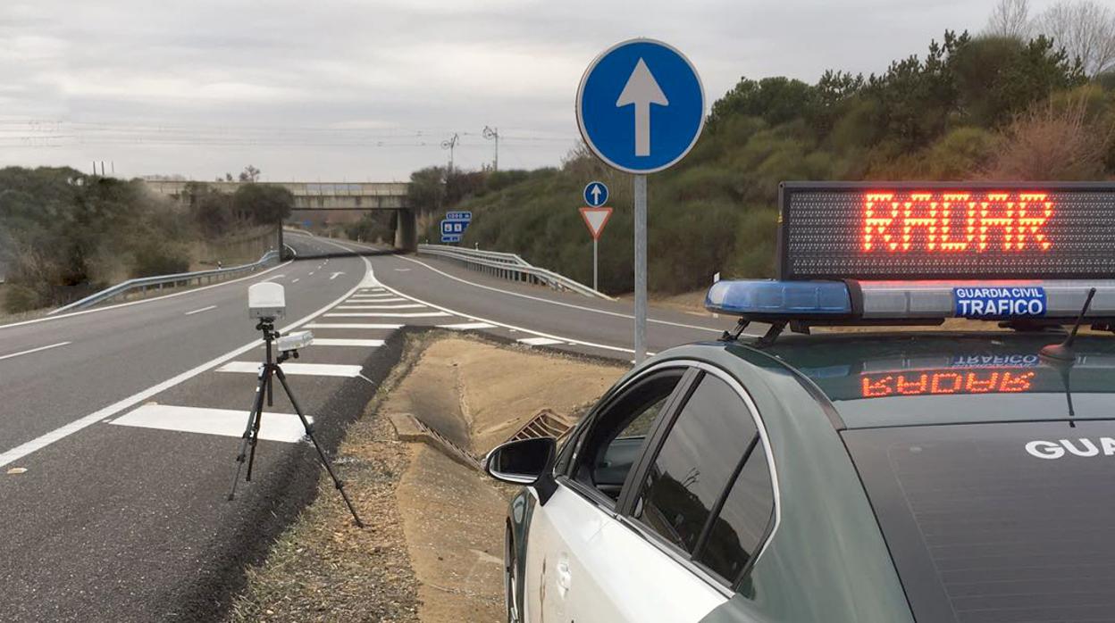 Imagen de archivo de un radar de la Guardia Civil