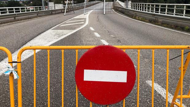 Primera protesta simbólica conjunta de gallegos y portugueses para la apertura de fronteras