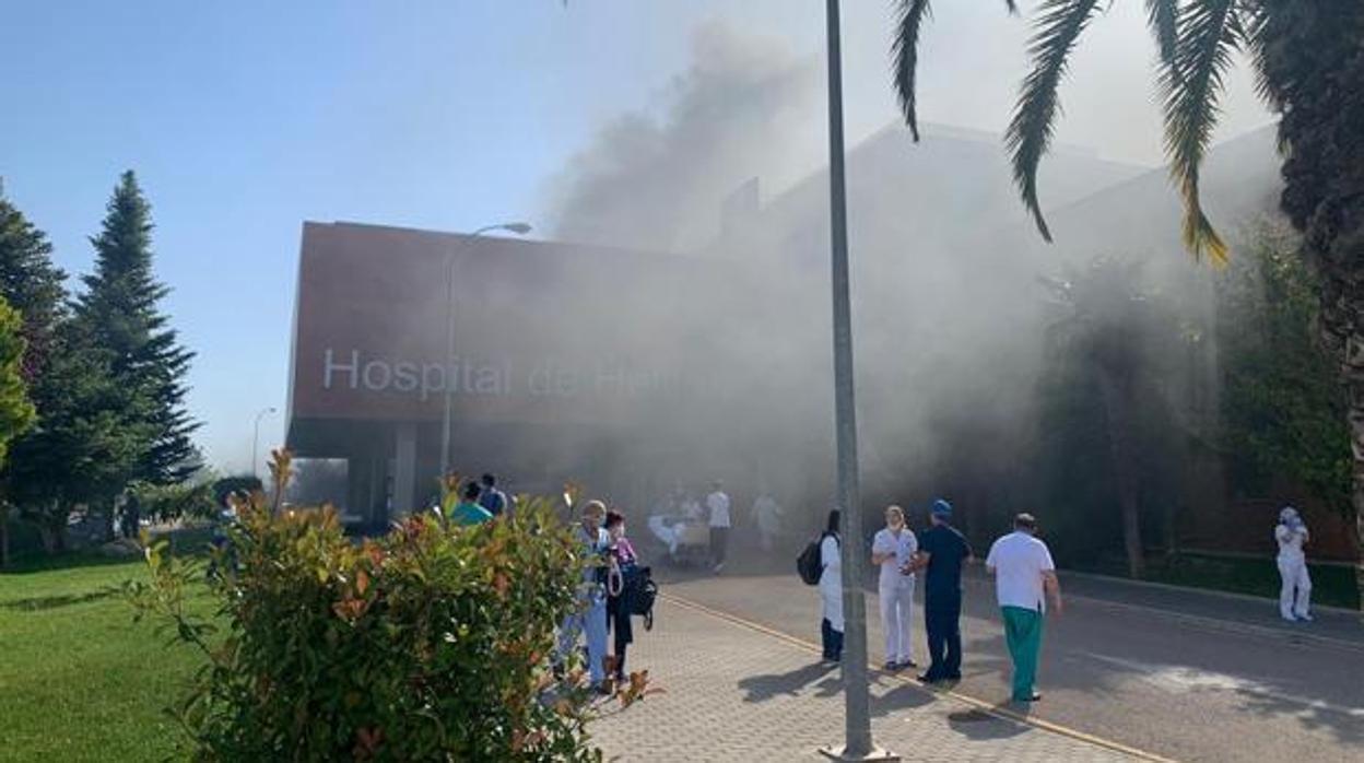 El Hospital de Hellín sufrió un incendio, que provocó que los pacientes fueran desalojados