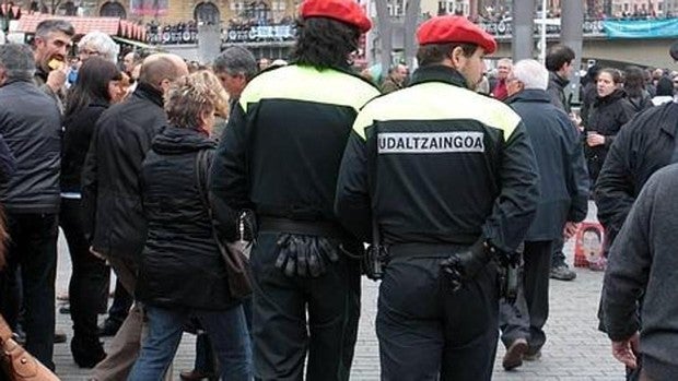 Un niño de tres años, grave, al caer por la ventana de un tercer piso en Sestao (Bilbao)