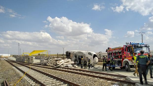 El maquinista herido en el accidente del Alvia en Zamora, «estable» dentro de la gravedad