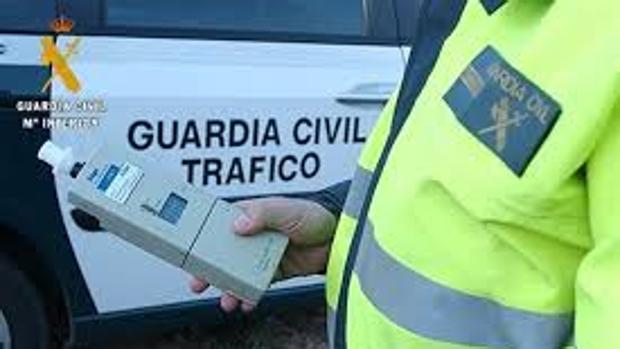 Investigan a dos conductores por superar la velocidad y por conducir cuadriplicando la tasa de alcoholemia