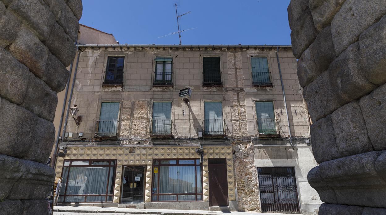 Fachada del edificio donde se ha encontrado los restos medievales