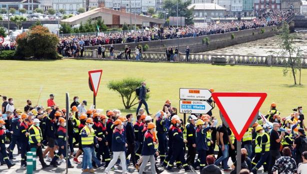 Alcoa: Unas 17.000 personas piden futuro para Alcoa San Cibrao