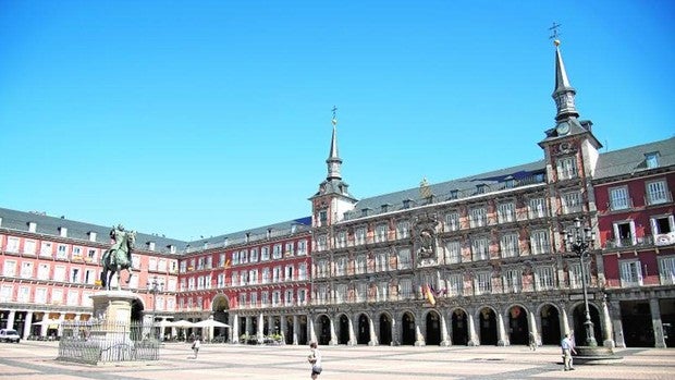 Plan renove para la Plaza Mayor: Recuperación del patrimonio, limpieza y asistencia a sintecho