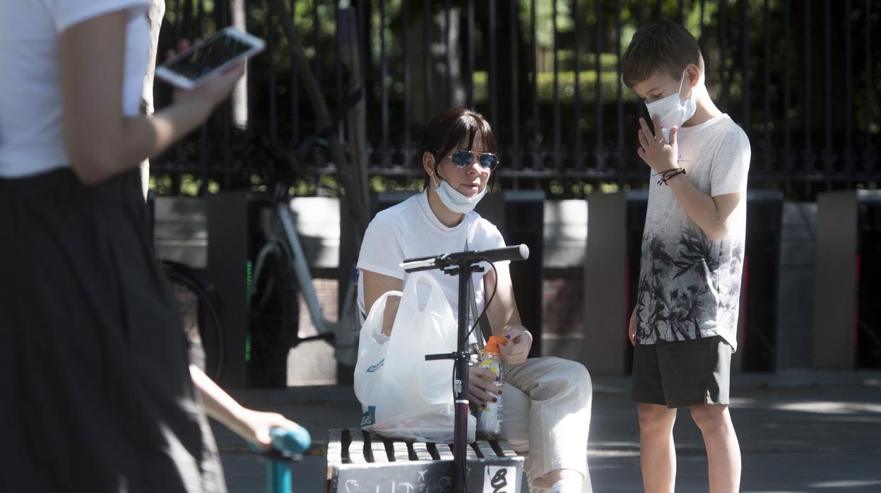 Los niños también han de usar mascarilla en espacios abiertos