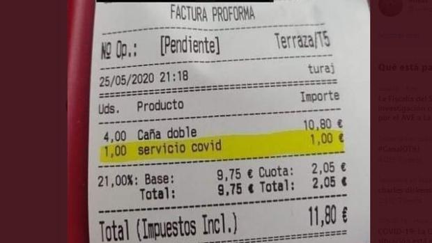 Un euro de más por «servicio covid»: la factura de un bar que causa indignación y se hace viral