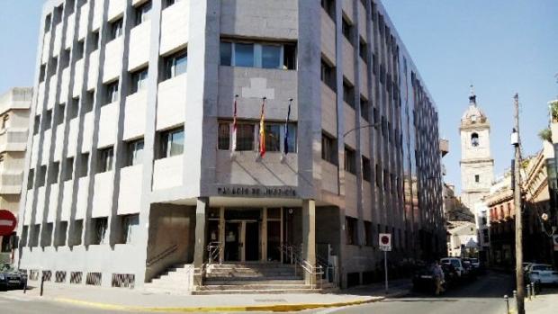 Condenado a tres años de prisión por abusar de su hijastra en Ciudad Real