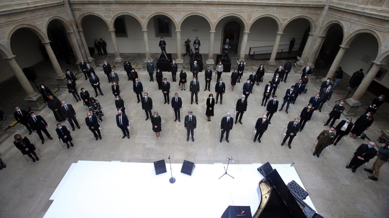 Los asistentes, durante la ceremonia civil