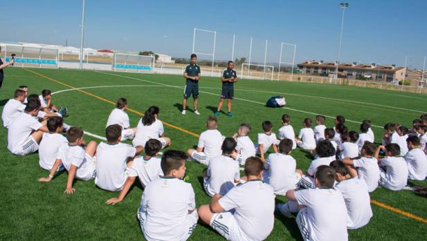 La Fundación Real Madrid tendrá una escuela de fútbol permanente en Talavera de la Reina