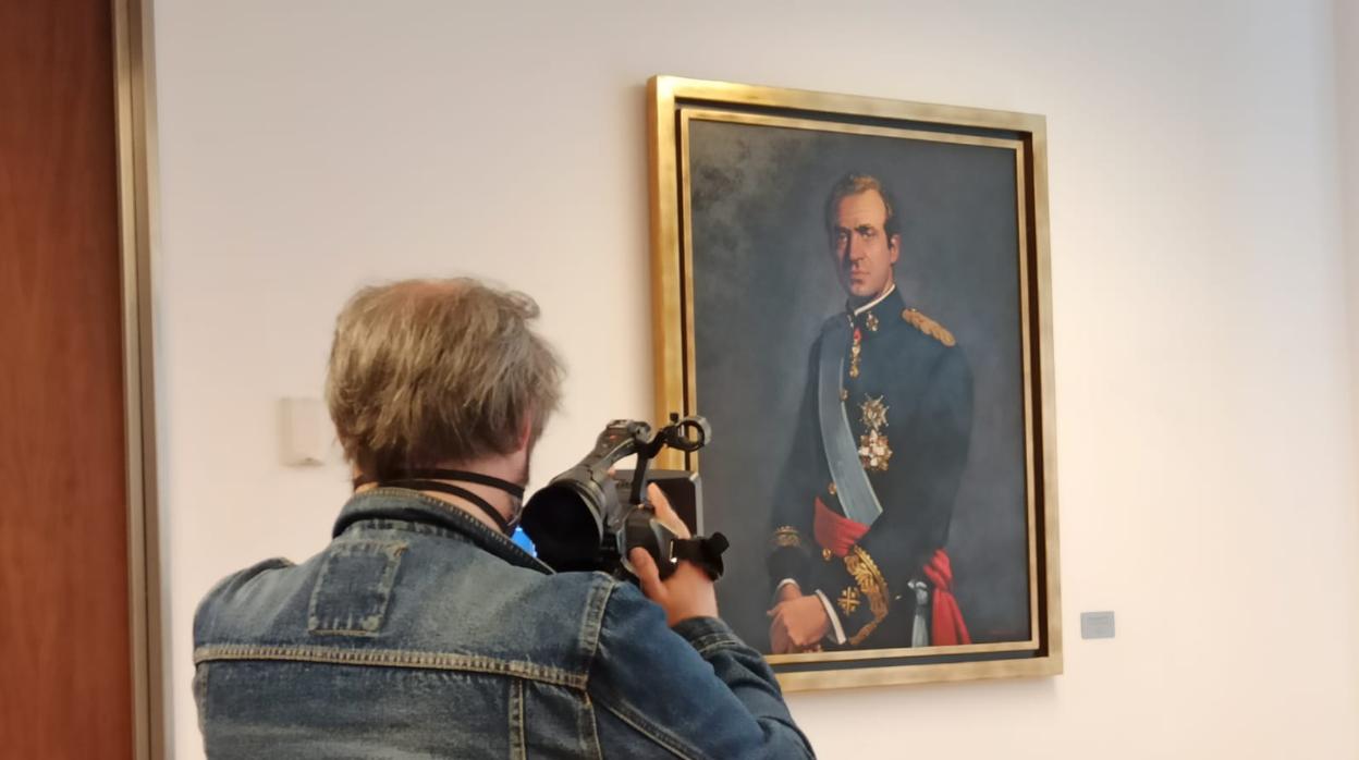 El retrato de Don Juan Carlos en el Parlamento de Navarra