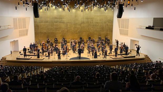 Emoción y nervios en el primer concierto sinfónico con público de la desescalada en el auditorio ADDA