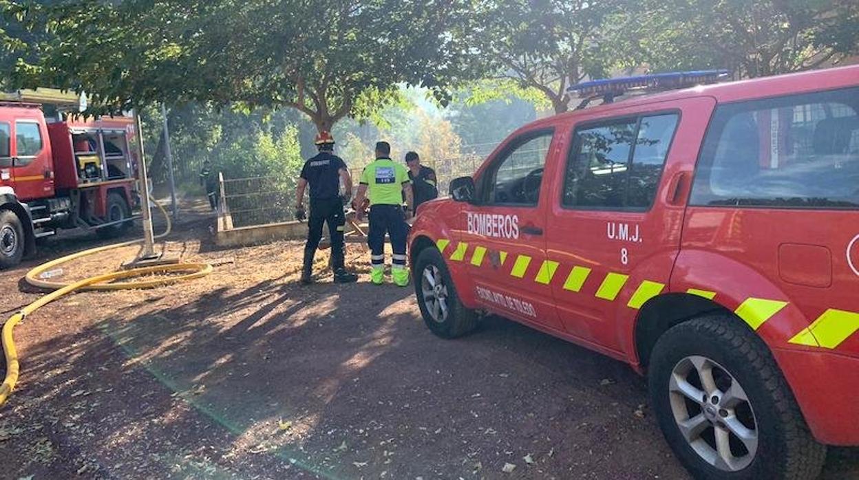 Imagen de archivo de los bomberos en un paraje