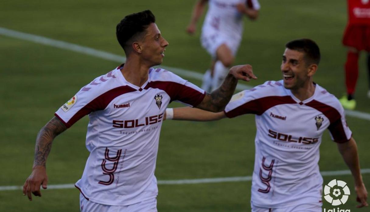 Maikel Mesa celebra el único gol del partido