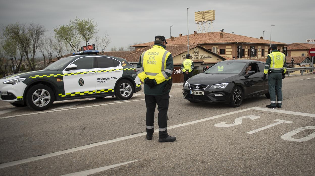 Control de la Guardia Civil durante el estado de alarma en la Comunidad de Madrid