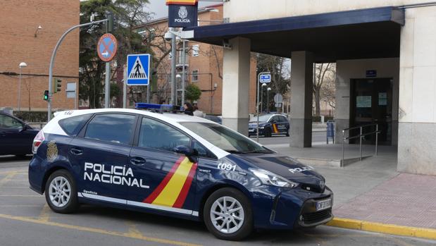 Una mujer provoca un incendio y pone en peligro la vida de su marido y sus hijas en Ciudad Real