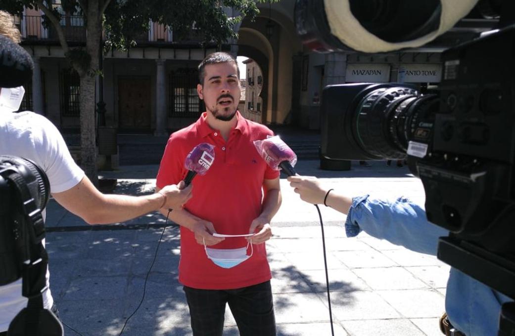 José Luis García, nuevo líder de Podemos en Castilla-La Mancha, en la plaza de Zocodover de Toledo