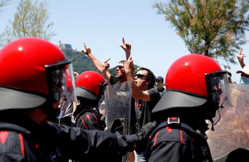 Ortega Smith necesita ser escoltado por la Policía en San Sebastián debido al acoso de los radicales