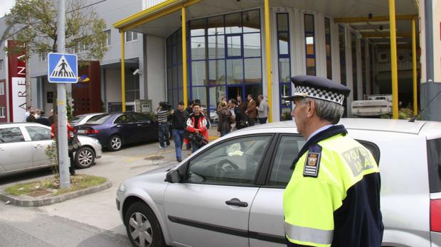 Detenido un matrimonio en trámites de separación por una pelea por la custodia de su hija