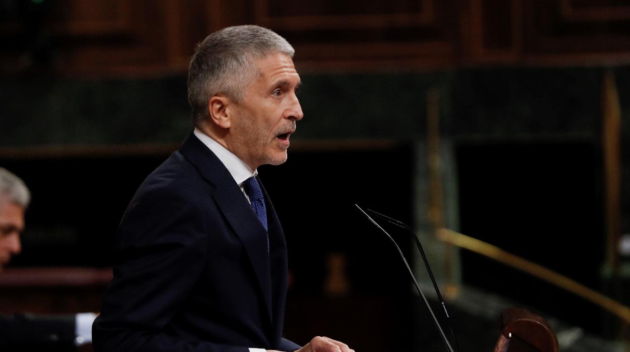 El ministro, hoy en el Congreso antes de ausentarse del debate que pedía su reprobación