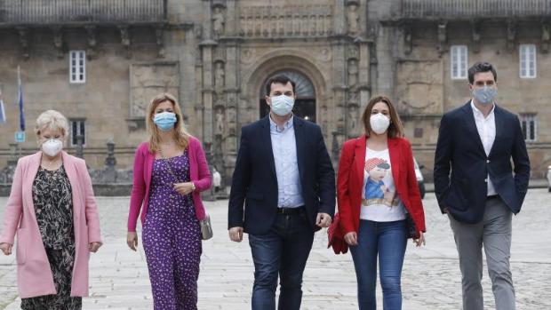 Malestar entre los socialistas gallegos por la desidia de Ferraz y Moncloa con su candidato