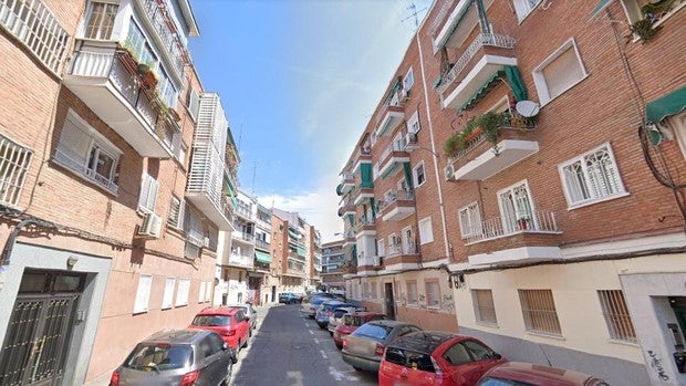 La Policía sorprende a un joven estrangulando a su novia en un piso de Carabanchel