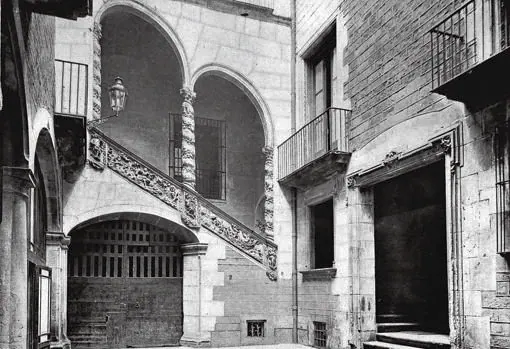 Patio de la casa Dalmases en 1903