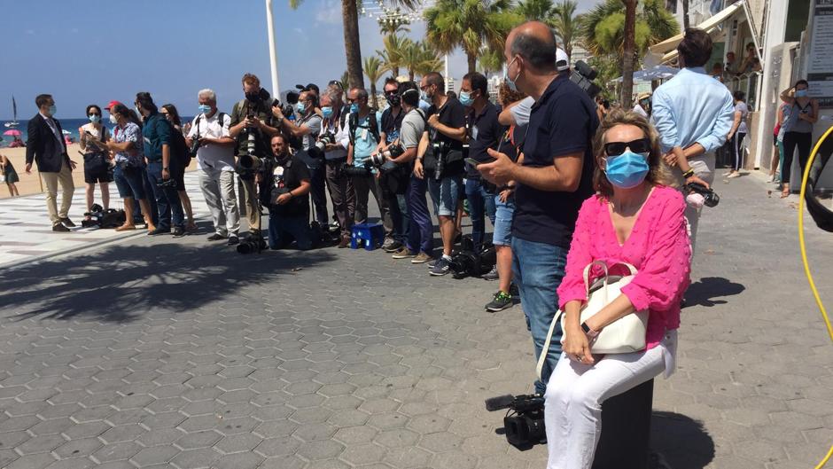 Más periodistas que turistas en el inicio de la temporada alta en Benidorm